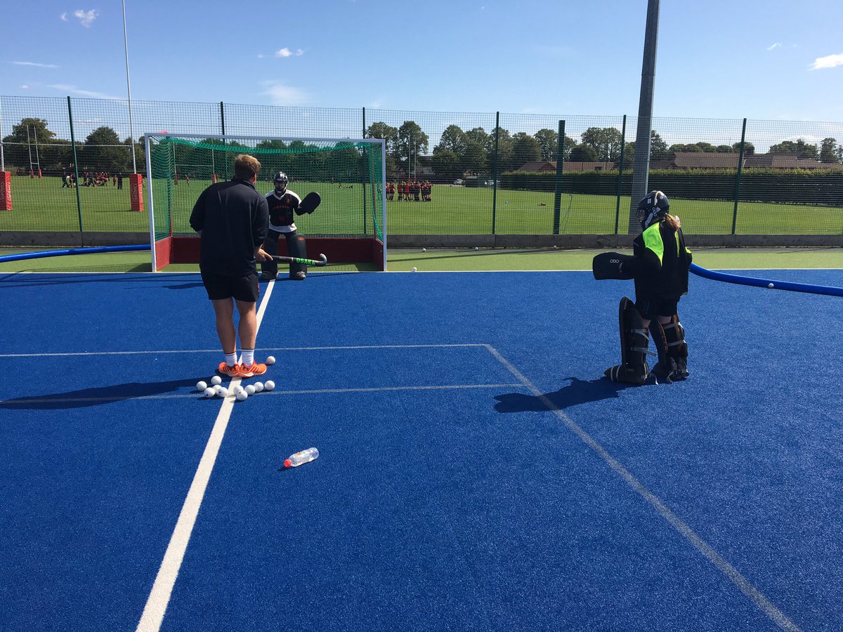 OakhamHockey's tweet photo. A glorious ☀️ morning as our U14 Girls continue to train hard ahead of their first fixture on Saturday! #oaks https://t.co/5hqOwreovy