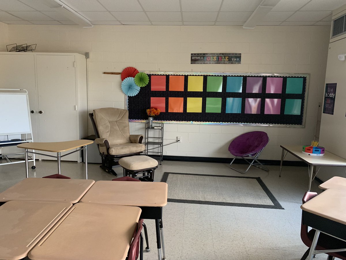 MaryannMholmes's tweet photo. OTES Room 112 is ready to go! Good luck to all on the first day! #OTES pride #color #16year https://t.co/qhSoagAME6