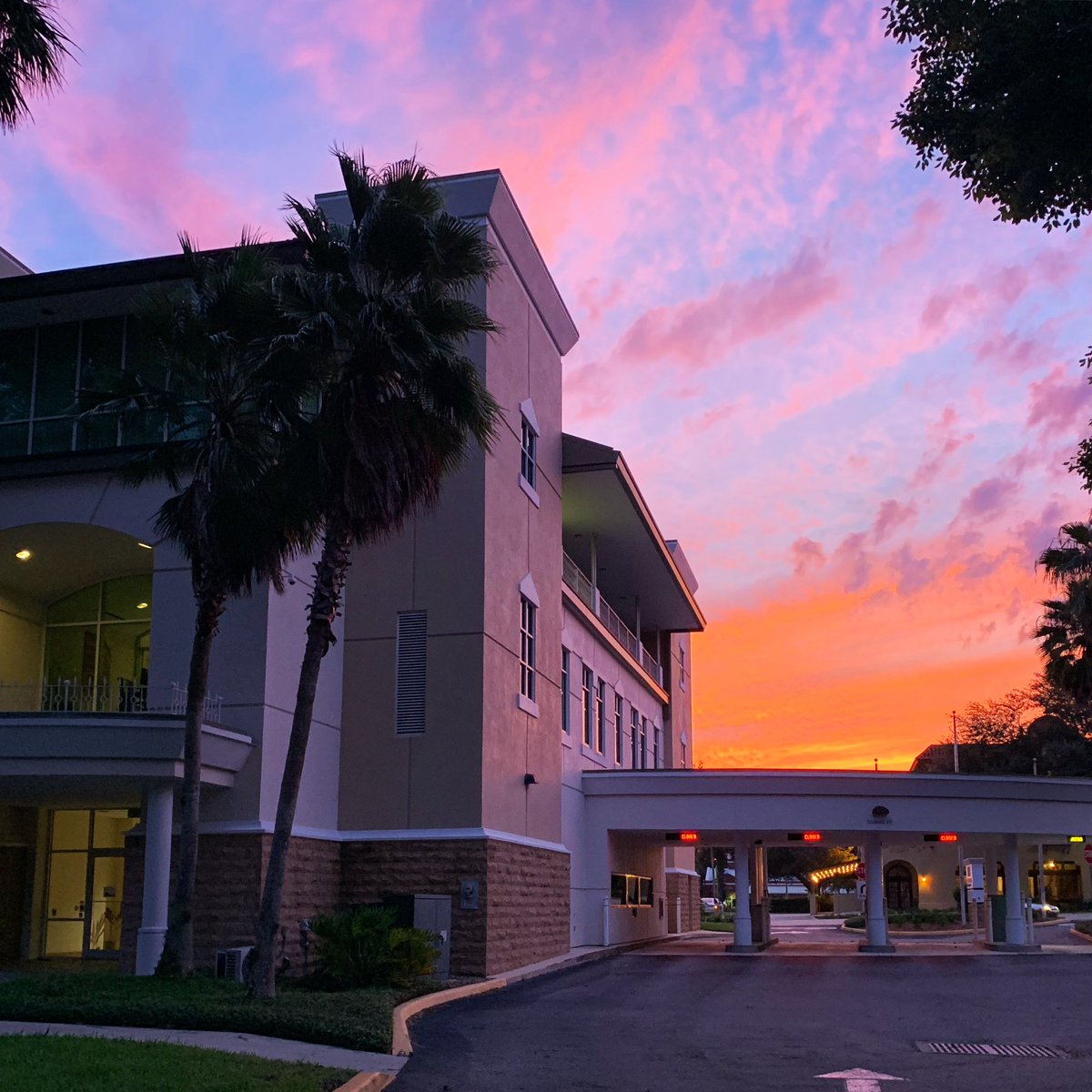 MainstreetCBF's tweet photo. It’s a beautiful morning at Mainstreet Community Bank!
All branches will be open normal business hours. We look forward to seeing you today!
#memberFDIC #familiarnamefamiliarfacesfamiliarbank #communitybankingatitsbest #communityisourmiddlename #bankonmainstreet https://t.co/NBYlRDt6k5