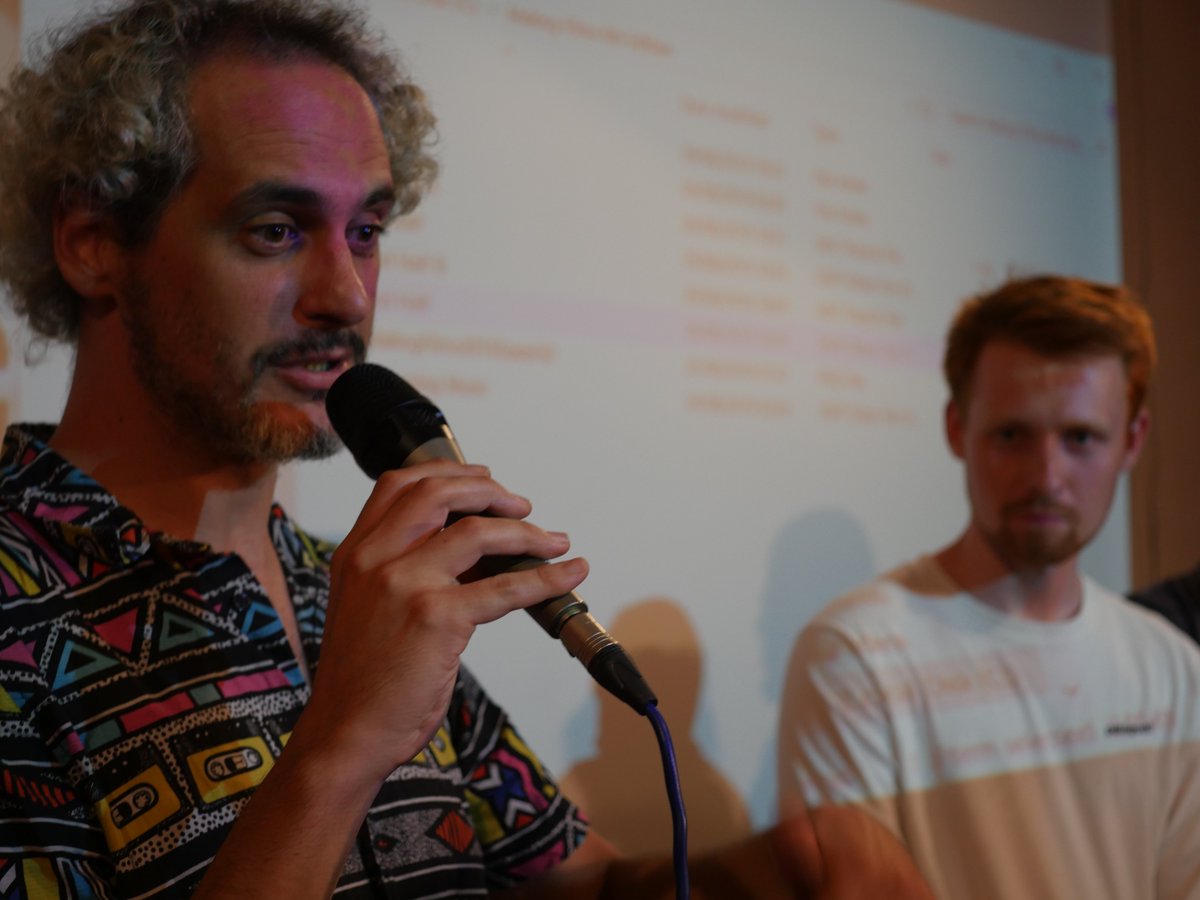 makefilmsclub's tweet image. 6th edition #MakingFilms was a success, thanks to all of the attendees and congratulations to our #filmmakers.
Wonderful audience, 13 short films made on a #zerobudget, and loads of anecdotes about #guerrilla #filmmaking.
Pics of the event! @fumigoation @MrJuanEchenique