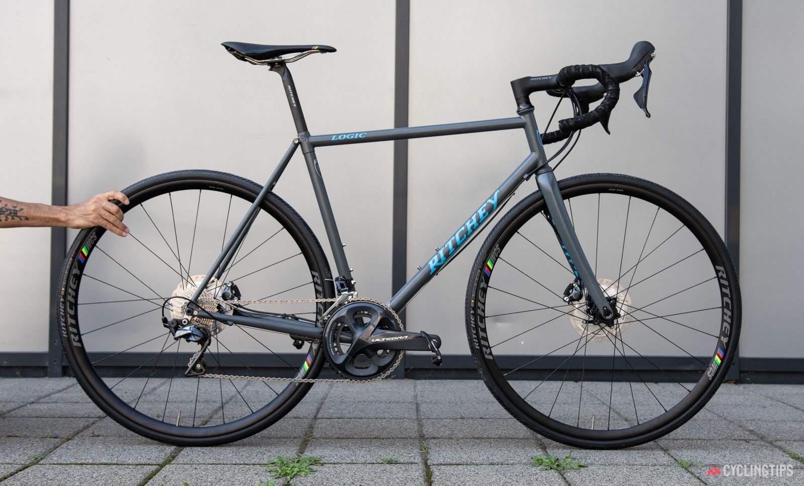 pinarello paris disc 105