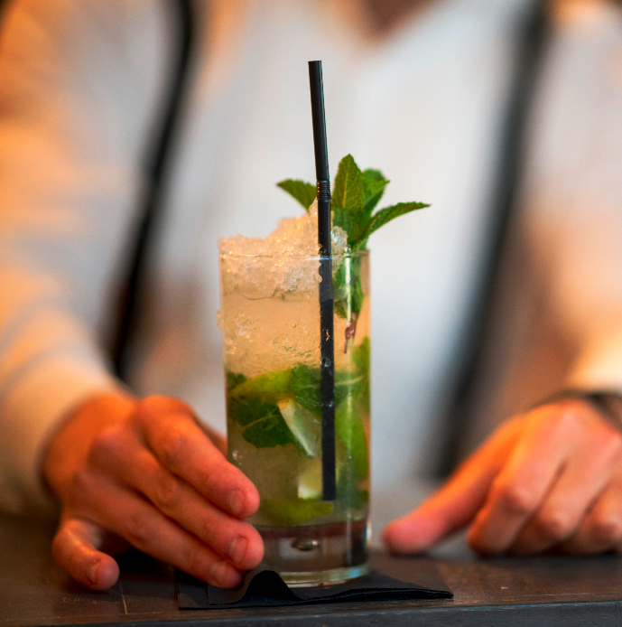 _locanda_'s tweet image. It's basically Friday now right? 😉 #friday #cocktail #cheekyone #weekend #cheers