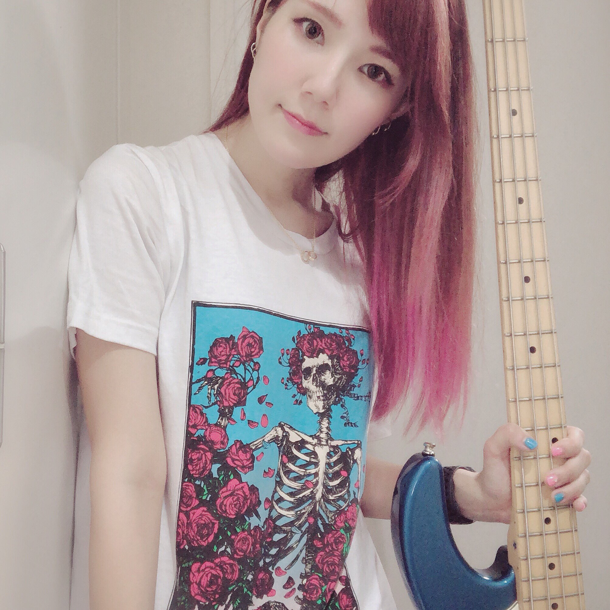 Rosana Miho Lovebites Lovebites楽器隊リハでしたー 今日はgrateful Dead Teeでした ちなみになんですけどジョジョはプロシュート兄貴 Amp ザ グレイトフルデッドが一番好きです Lovebites Gratefuldead T Co P3dfvghbxw Twitter