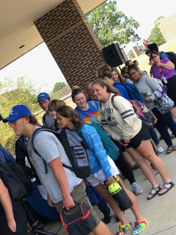PresidentMCC's tweet photo. What do you do on a beautiful Thursday at MadCC? You celebrate National Cheese Pizza Day! Yum! #FreePizza! #ClassBreak #StudentLife #MCCProud @madisonvillecc https://t.co/FtMHXKVLqK