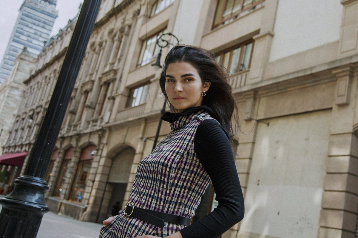 ModaJulio_CO's tweet image. El estilo es un reflejo de quién eres. Se proyecta no sólo en tu ropa, también en tu andar, tu actitud y tu espacio.
#OrgullosaDeSer #JULIO