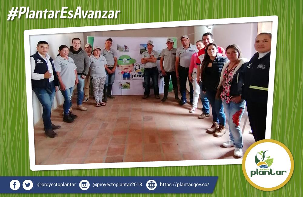 ProyectoPlantar's tweet photo. Realizamos el foro de auditoria visible con los beneficiarios del #ProyectoPlantar en el municipio de Mutiscua, contando con el acompañamiento del personal de la Gobernación de Norte de Santander, la interventoría y la Universidad de Pamplona como operador. https://t.co/nsIjuF8L51