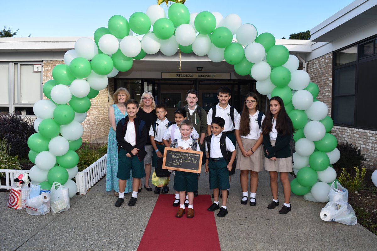 sdsc_psa's tweet photo. Red carpet Happy New School Year! Everyone in our school is a STAR who deserves to shine brightly.  Catholic schools "roll out the red carpet" every day for our students and families. #archday1 
@ArchNY_Schools 
@MichaelDeegan10 
@Mary_JaneRS https://t.co/rN0pnbrr1g
