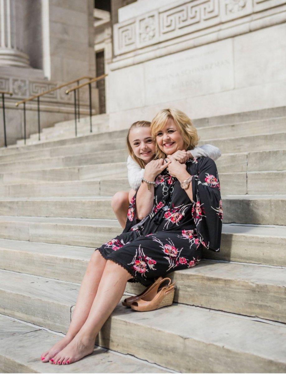 KvaughnKim's tweet photo. Mother/Daughter photo shoot in NYC!!! https://t.co/FuOtcwZr4O