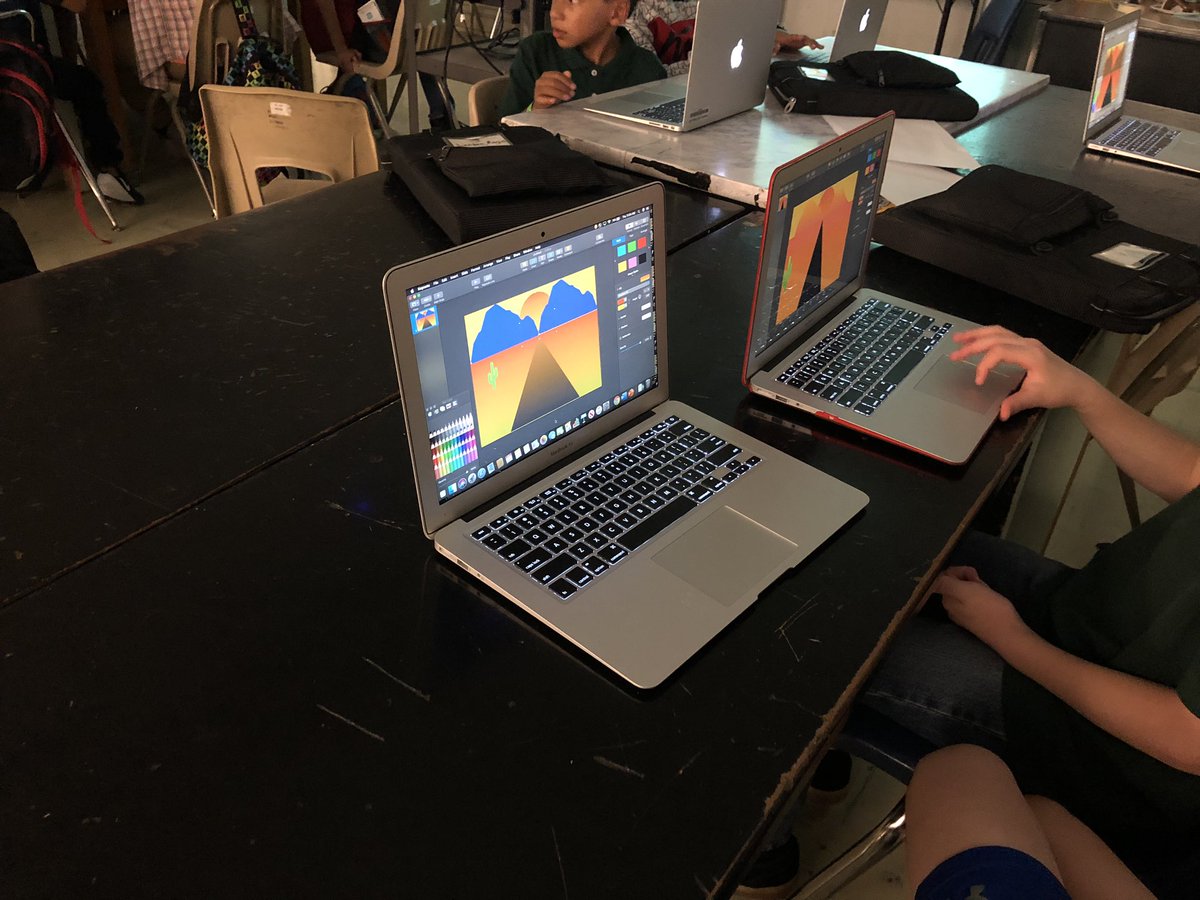 ArcyAguina's tweet image. Creating landscapes and superhero’s using Shapes on Keynote😍 @welshofer @AppleEDU @deaf_ed @RossRebelsEPISD @EPISD_InstrTech #iamepisd #everonecancreate