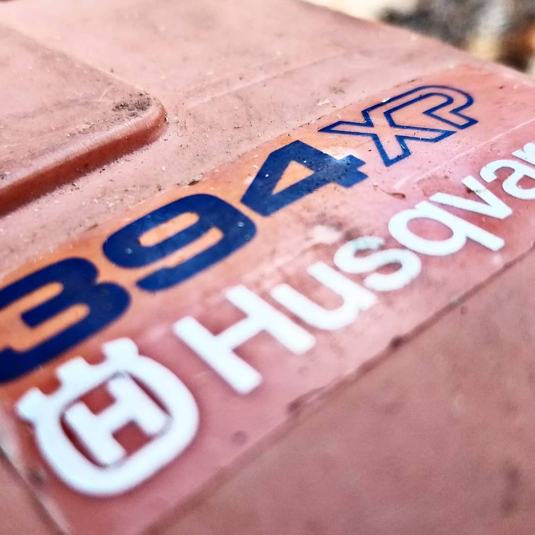 HusqvarnaUSA's tweet photo. We're celebrating 60 years of producing #chainsaws, and next on our list is the 394 XP®, released in 1991. This saw was a hit when it launched, and still has many fans around the world, like Joe Bryant who shared these photos. What's your favorite older #Husqvarna saw? https://t.co/Wh9oXXlklW