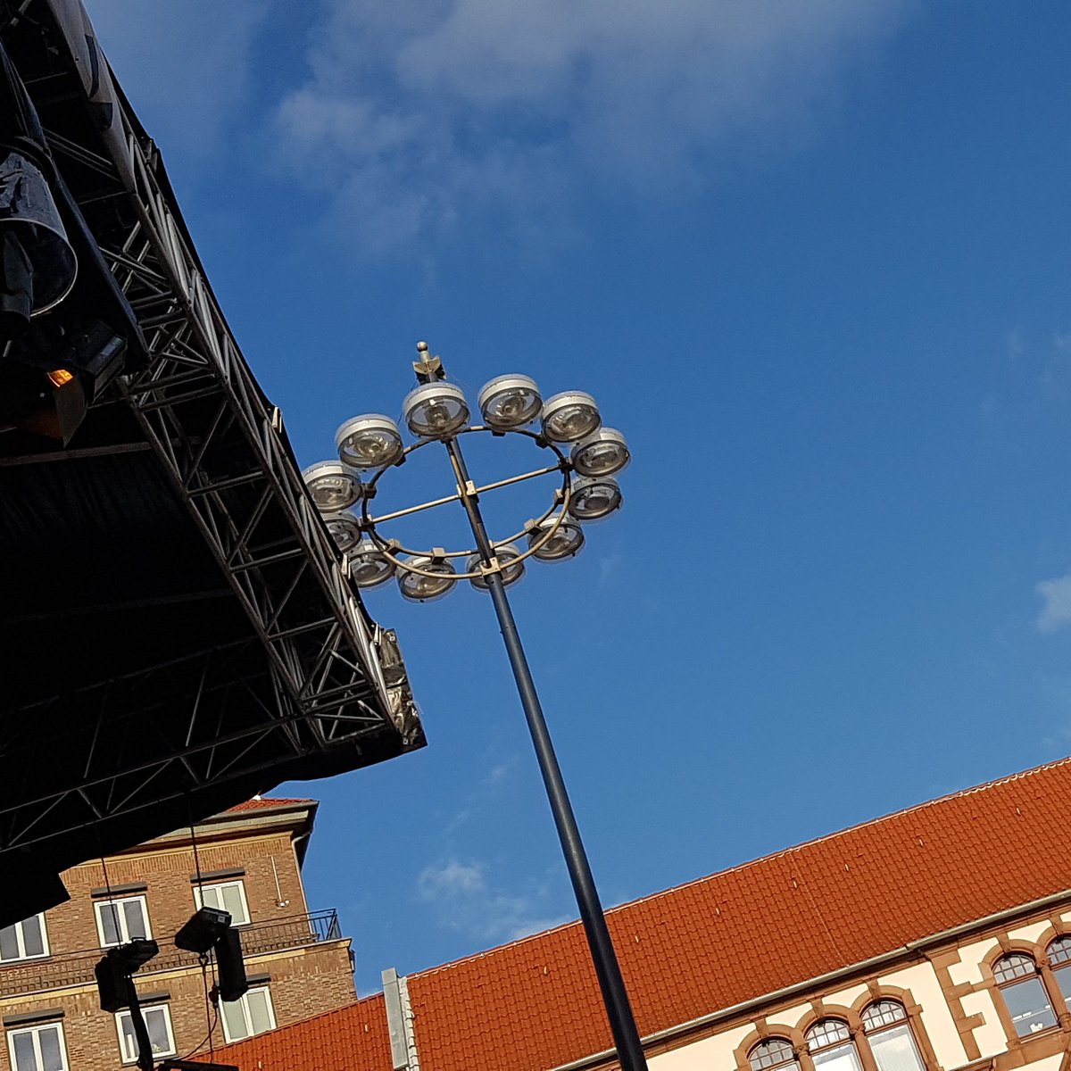 Probe der Dortmunder Philharmoniker zur Operngala im Rahmen der Cityring-Konzerte auf dem Dortmunder Friedensplatz bei blauem Himmel. #crk2019 #dortmund <a href="/doklassik/">Dortmunder Philharmoniker</a> @theaterdortmund
