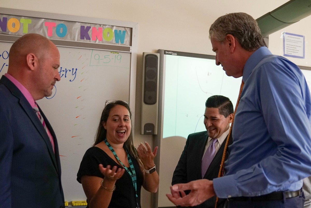 NYCSchools's tweet photo. STOP 3: Bronx Leadership Academy II! @DOEChancellor Carranza, @NYCMayor de Blasio, &amp; @UFT Prez Mulgrew visit Rebecca Adler’s Algebra II class. It's one of 60 schools in the #BronxPlan, which helps find, retain, &amp; empower amazing teachers just like Ms. Adler! #BackToSchoolNYC https://t.co/ic2akcIZzL