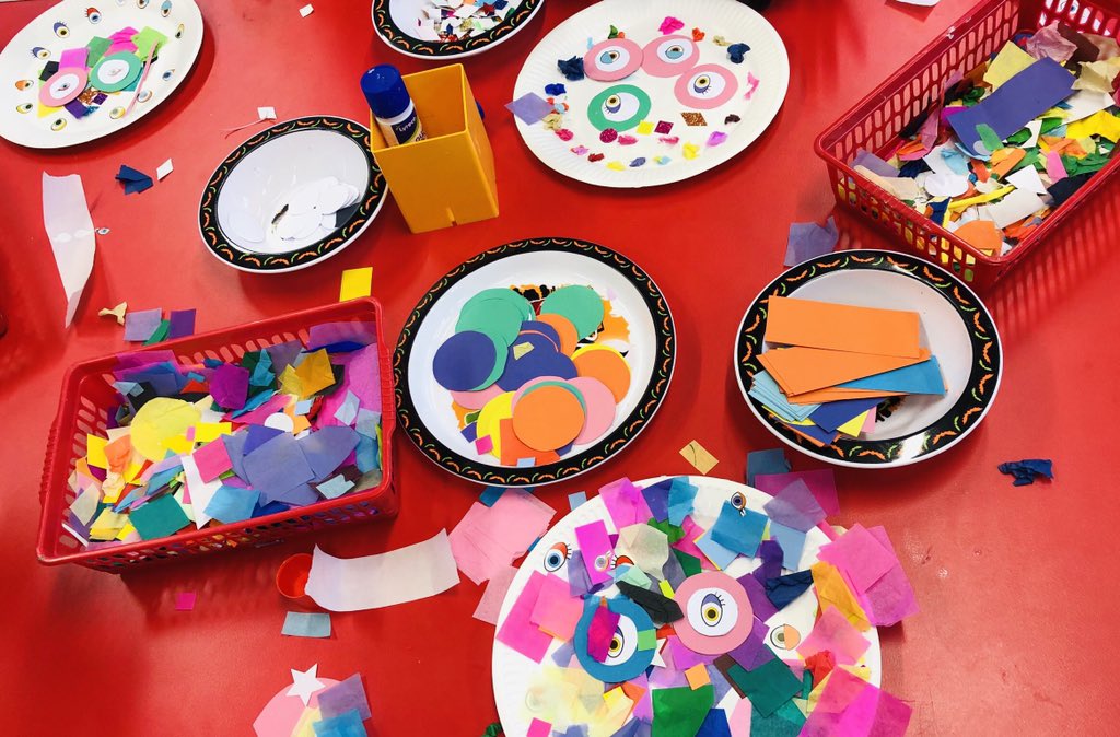 GreenwichLibs's tweet photo. The RASCALS Club tonight at #woolwichlibrary with the theme #SpaceChase, we made alien face masks!👽 Join the fun every Thursday from 4.30-5.30pm in the children’s library! @LDNLibraries @Royal_Greenwich #loveyourlibrary #rascalsclub #SRC19 https://t.co/MMEggChYrw