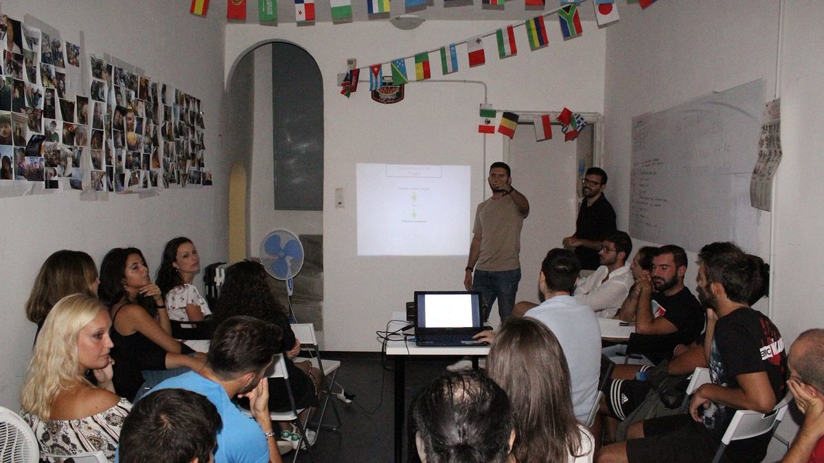ESNFoggia's tweet photo. Ieri si è svolto il nostro primo evento di Recruiting di questo semestre :) Ci teniamo a ringraziare tutti i partecipanti, tra soci, newbies e partner.

https://t.co/6so4GJkq3C 

#ThisisESN #Erasmus #RecruitmentDay https://t.co/4QiwePCou1