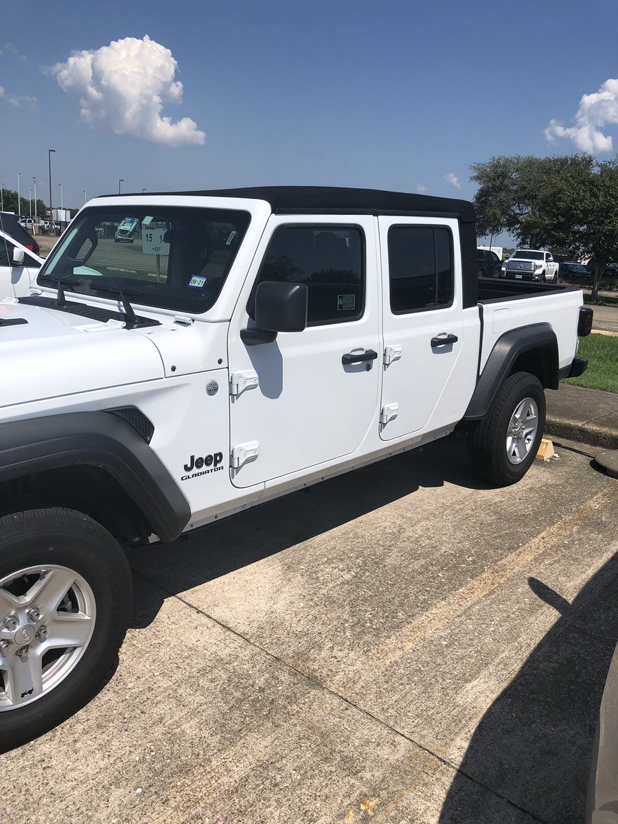 gregber27058408's tweet photo. My rental car for today https://t.co/3WoCycQPDH