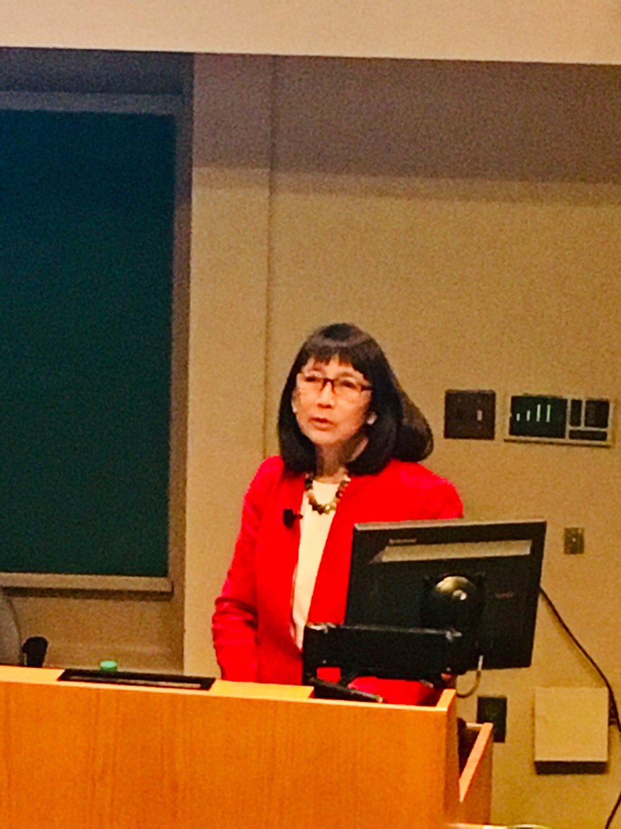 Today’s Medical Ground Rounds: Our very own Dr. Lynn Tanoue discussing lung cancer screening and our Screening and Nodule program at Yale! #bestfaculty @YalePCCSM @YaleMed @YaleMedicine