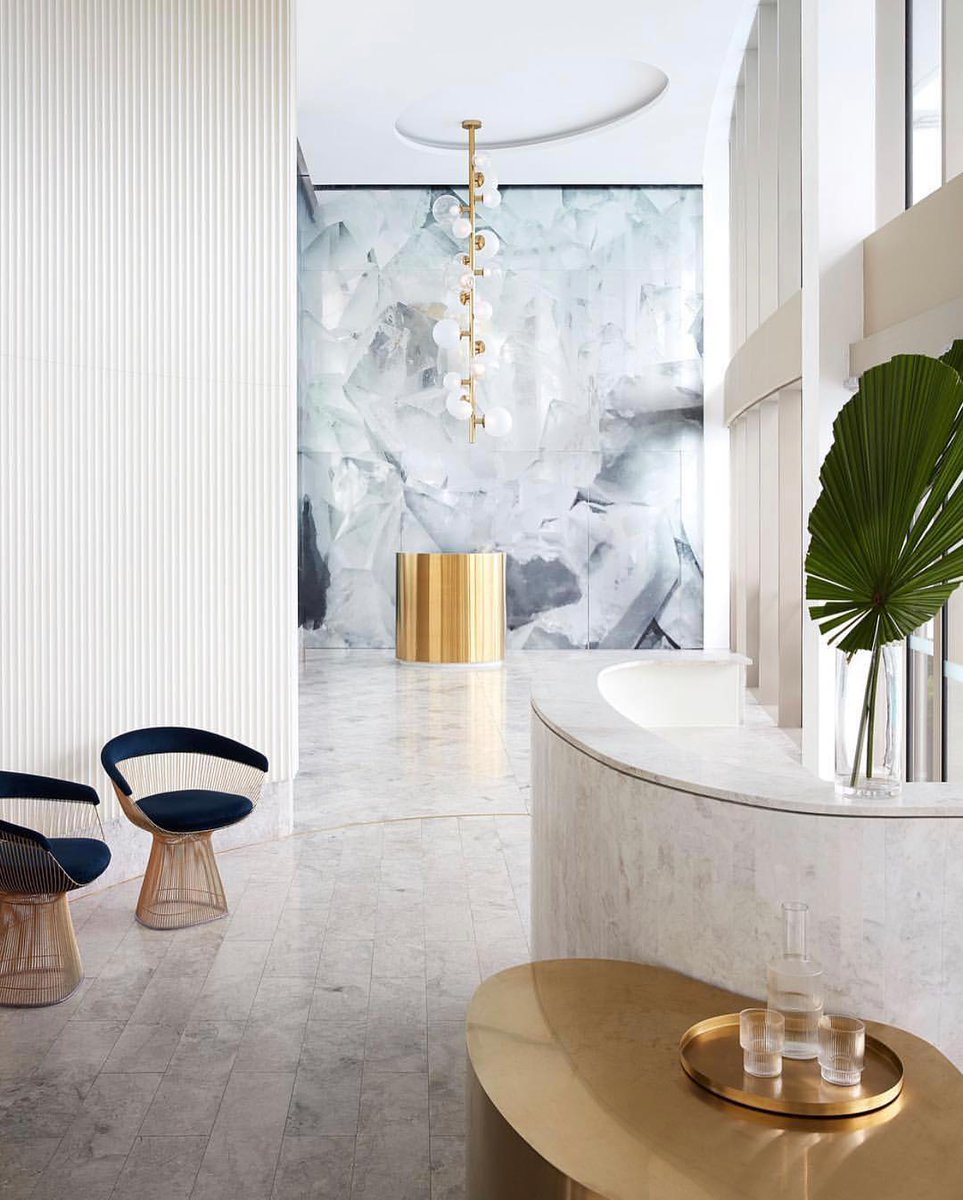 elan_interiors's tweet photo. High Ceilings | Marble | Brass | Spacious walkway. Absolutely luxurious!

#interiordesign #interiordesigner #instadesign #style #interior #interiorstyle #interiordetails #styleinspiration  #decor #decorstyle #vancouver ##luxurious #luxstyle   #yaletown #westvancouver https://t.co/s8ucyAu1Gl