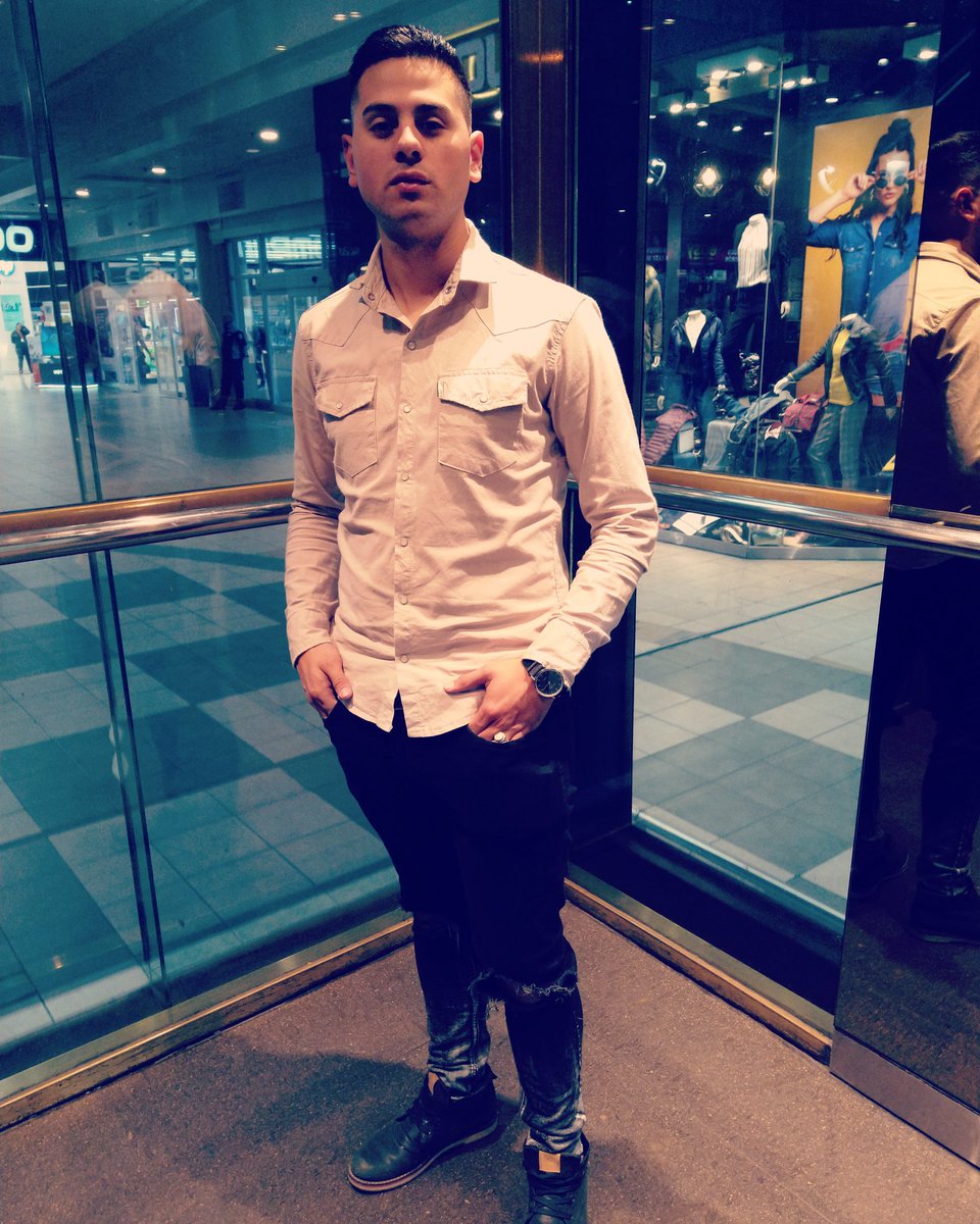 AdrianCABJ9's tweet photo. Thursday ❤️ https://t.co/Z0RXyxQFRJ