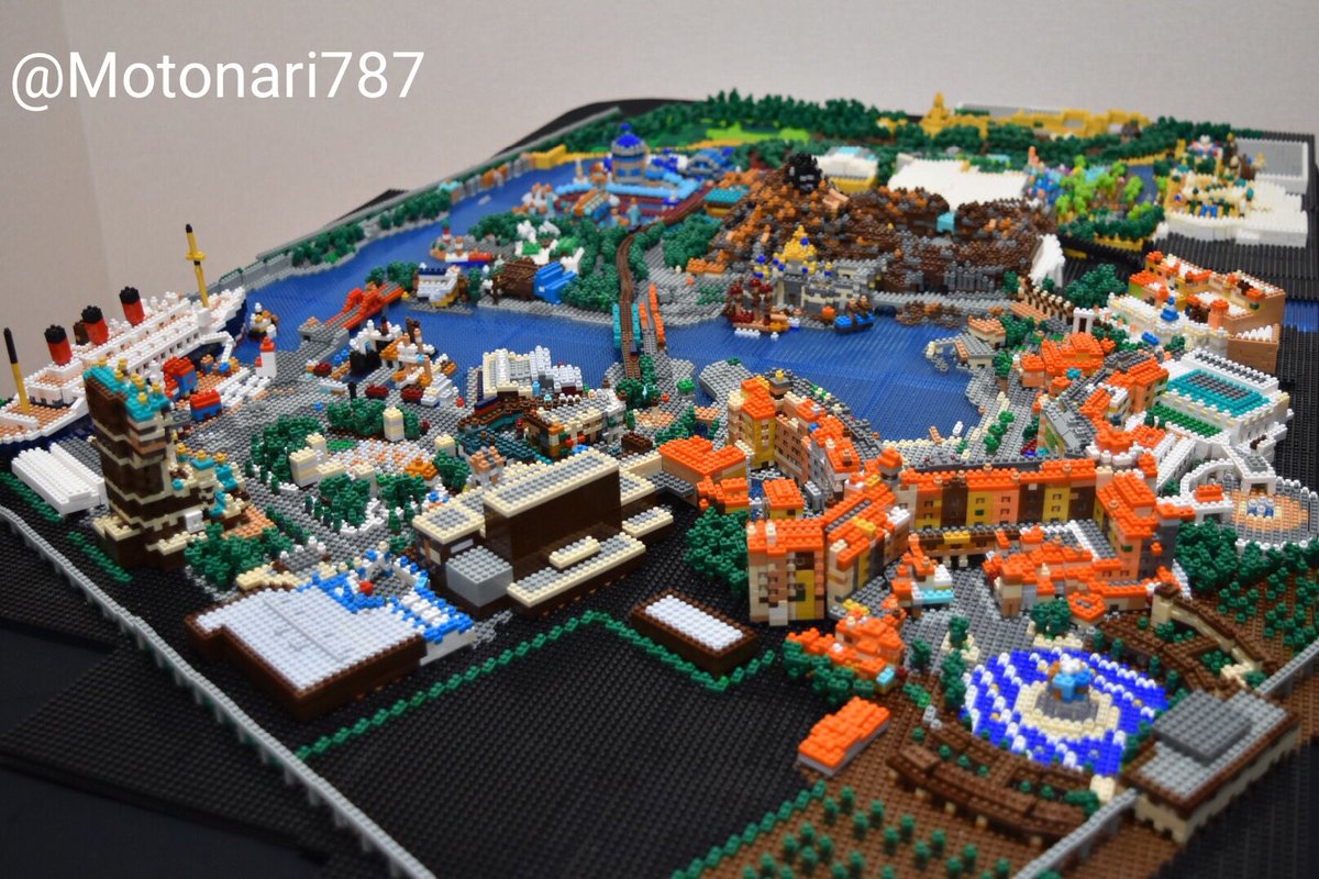 Motonari787 ナノブロック 作品19 11 Tokyo Disneysea 19 昨日開園18周年を迎えた東京ディズニーシー全景をナノブロックで再現しました 製作宣言から6年かけ ようやく完成しました 配色にかなりこだわっています ナノブロック Tds