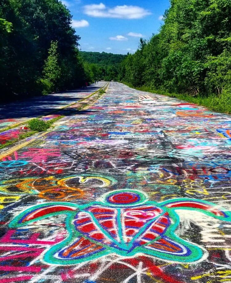 drivetorv's tweet photo. #GraffitiHighway is a popular tourist attraction in Centralia #pennsylvania. The one-mile stretch of Route 61 is in an abandoned ghost town. Checkout my Instagram post for more info.
#trippintraci #weirdusa #roadsideattraction #roadtrip #abandonedplaces #rvlife #rvliving https://t.co/PzNdZzmAyp