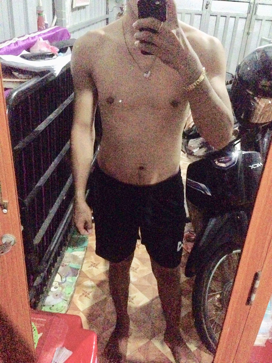 ahRet9's tweet photo. ល្មមនៅរាងបុិនឹង😋😋😋😋 https://t.co/eMxbXUywQ5