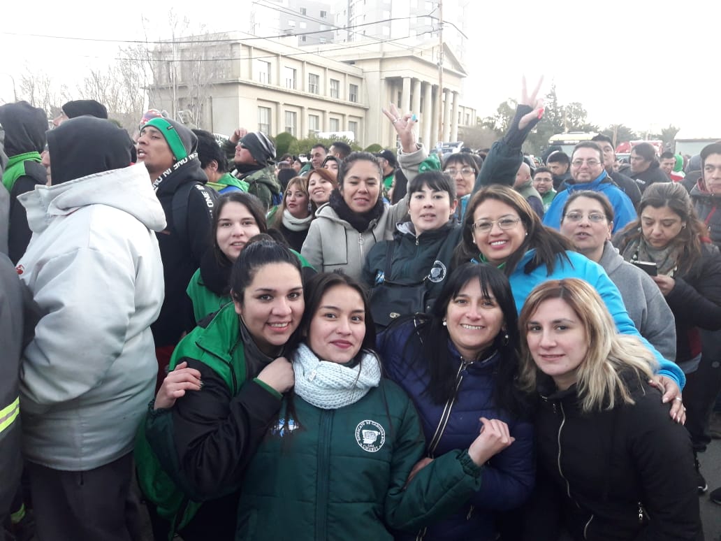 tatyanaale's tweet photo. #YoApoyoALosDocentes
#ChubutEnCrisis
#ChubutEnLlamas
#Comodoro
#comodorazo https://t.co/02TfDbALGX