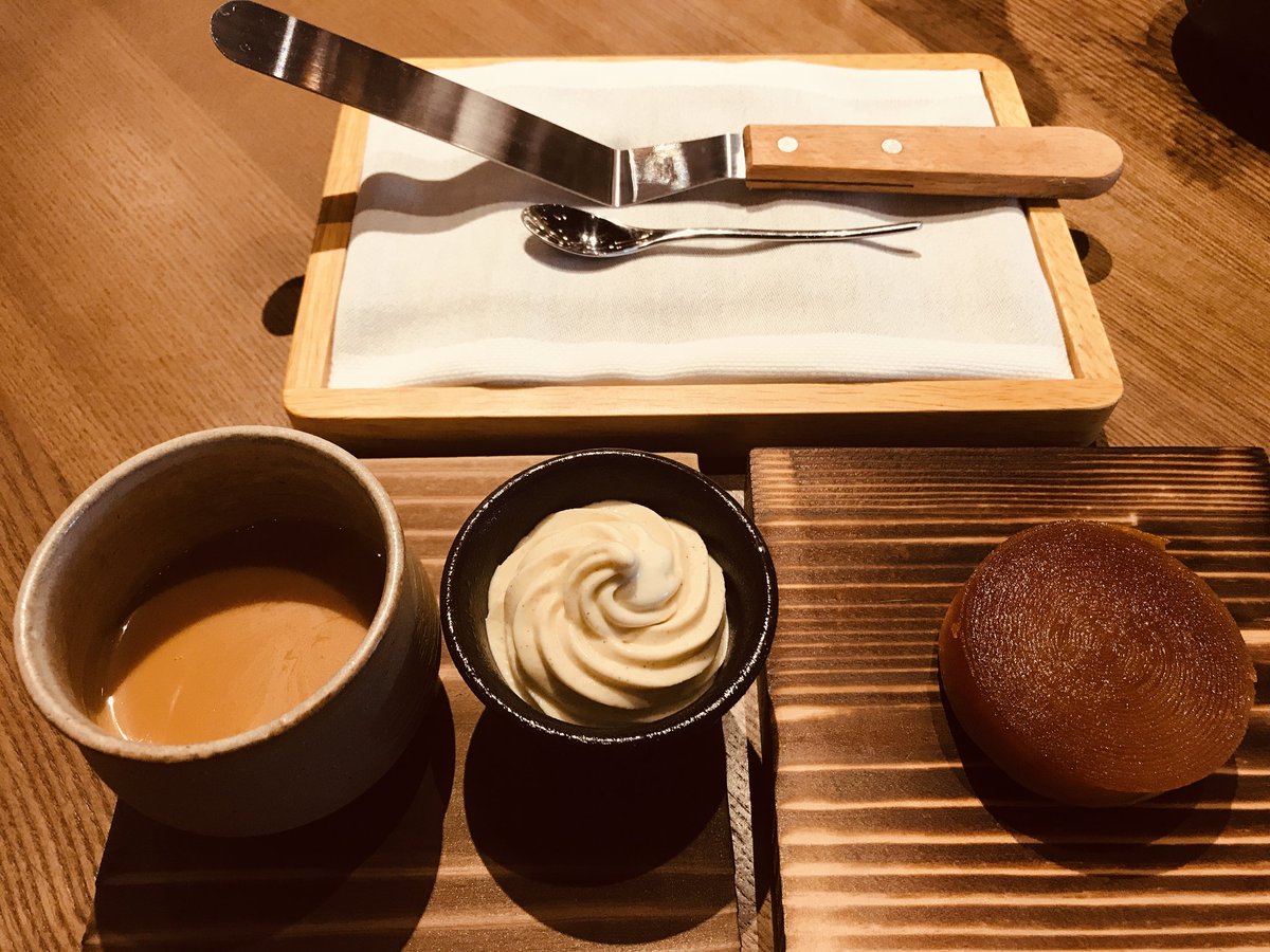MichelinGuideUK's tweet photo. Philosophy of @simon_rogan appears to be working well at #Roganic in #HongKong https://t.co/TObkLCgfIx