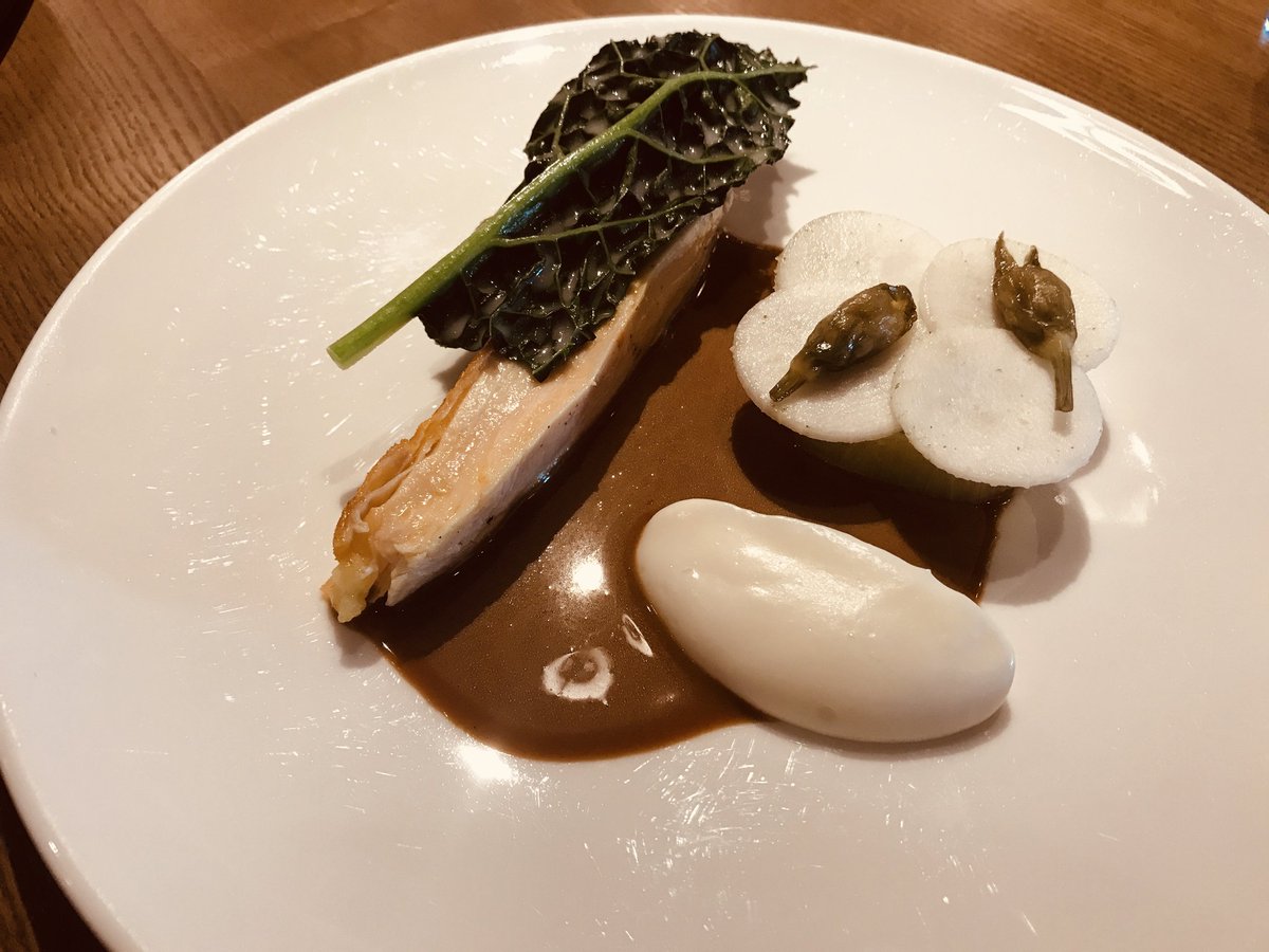 MichelinGuideUK's tweet photo. Philosophy of @simon_rogan appears to be working well at #Roganic in #HongKong https://t.co/TObkLCgfIx