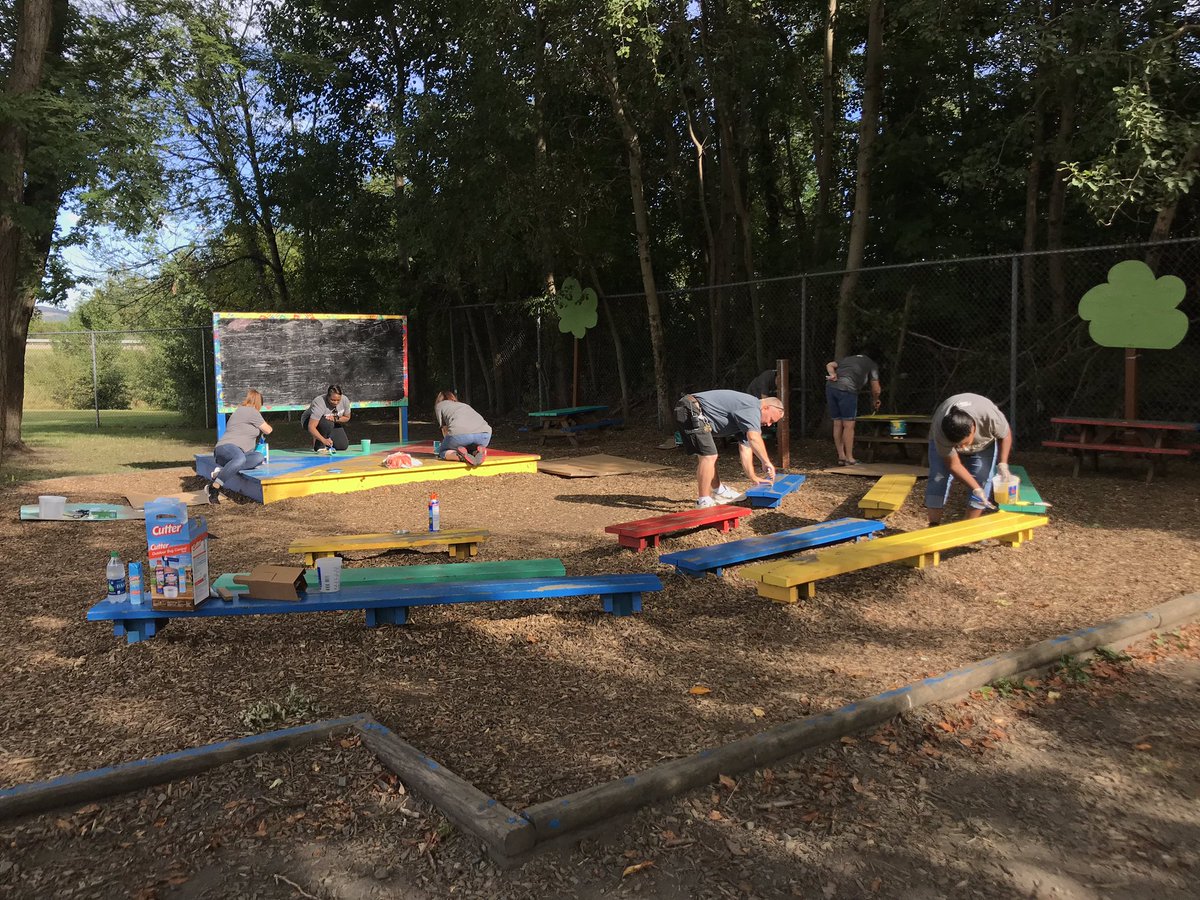 casssemyon's tweet photo. Volunteers across Lackawanna &amp; Wayne counties are participating today in the 25th annual Nancy Jackson Memorial Day of Caring. Local businesses and organizations have teamed up with the United Way to give back to community - such as this group at the Greater Scranton YMCA. @WNEP https://t.co/WyFvnLxoY2