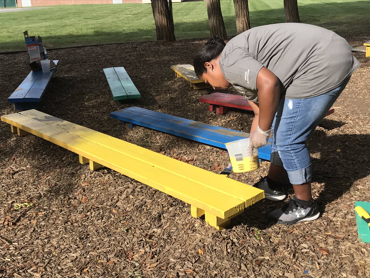 casssemyon's tweet photo. Volunteers across Lackawanna &amp; Wayne counties are participating today in the 25th annual Nancy Jackson Memorial Day of Caring. Local businesses and organizations have teamed up with the United Way to give back to community - such as this group at the Greater Scranton YMCA. @WNEP https://t.co/WyFvnLxoY2