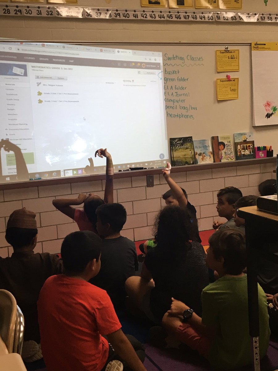 Maria Ramos tweet media