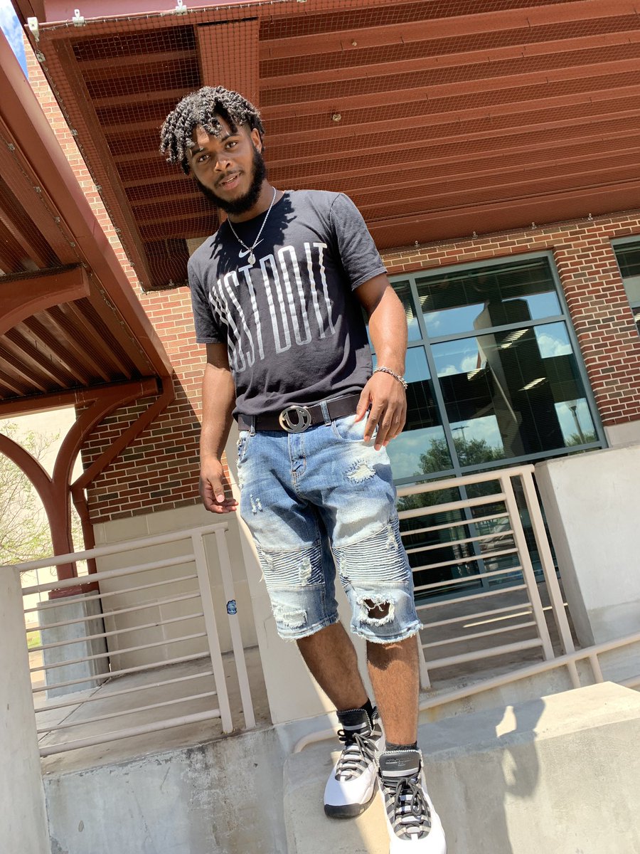 حاضر tweet media