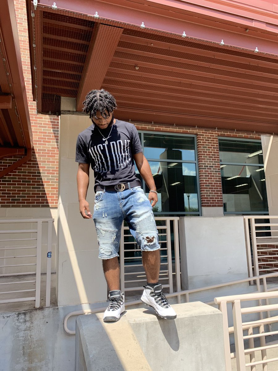 حاضر tweet media