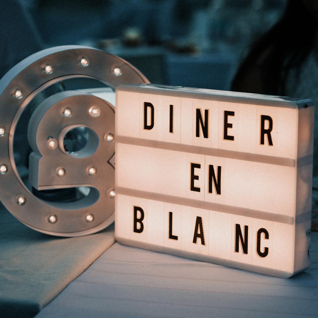 DinerEnBlancDAL's tweet photo. ✨ALL PHASES ARE CLOSED✨ Please bring additional white linens to cover coolers or any non-white items. https://t.co/5EsRCPFKTe