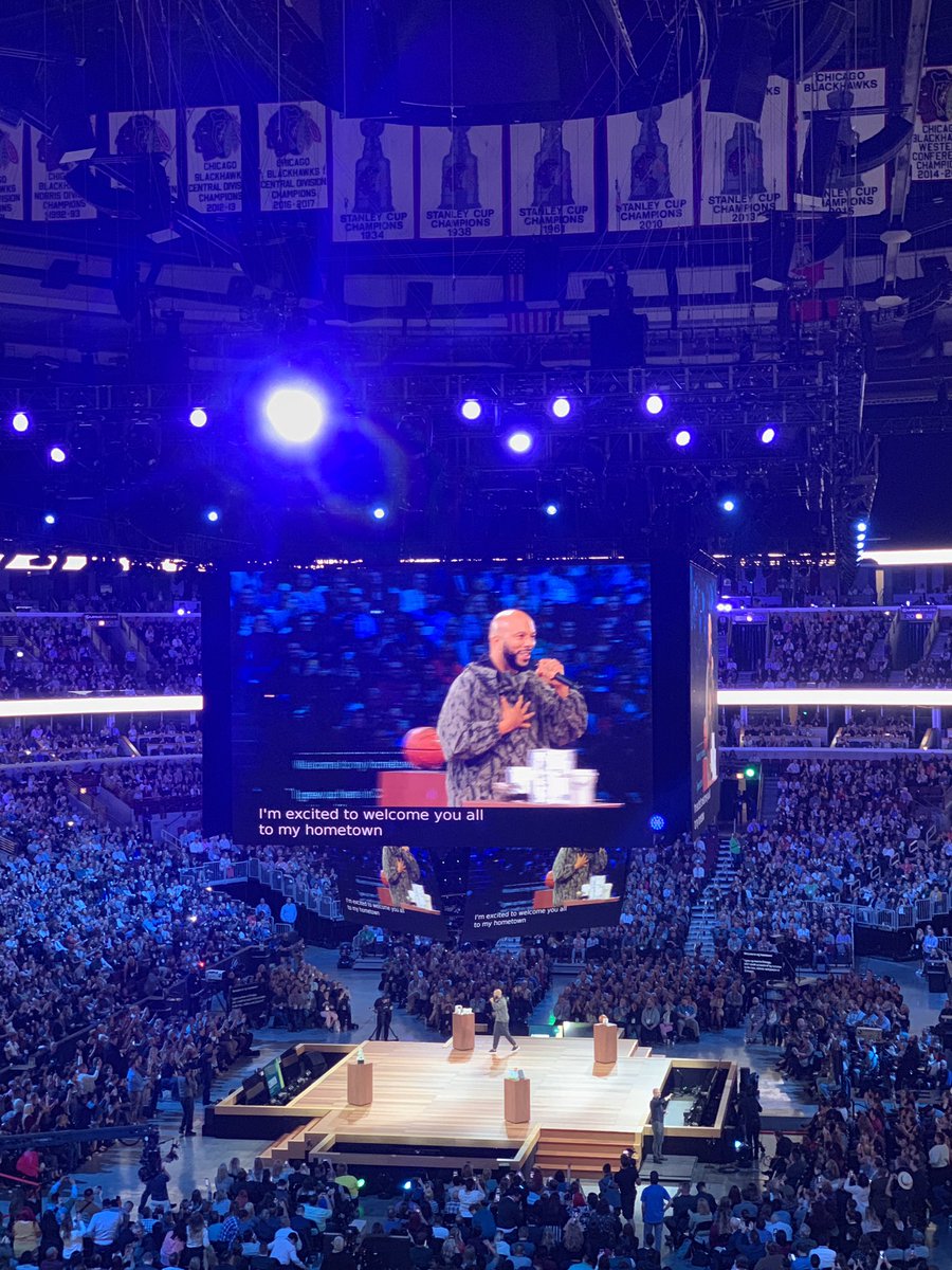 twosugardoppio's tweet photo. Let Love have the Last Word @common Thank you for welcoming us to your home town. #le19 #inthismoment #tobeapartner #tobeamanager #Chicago https://t.co/tT9GXjKvgW