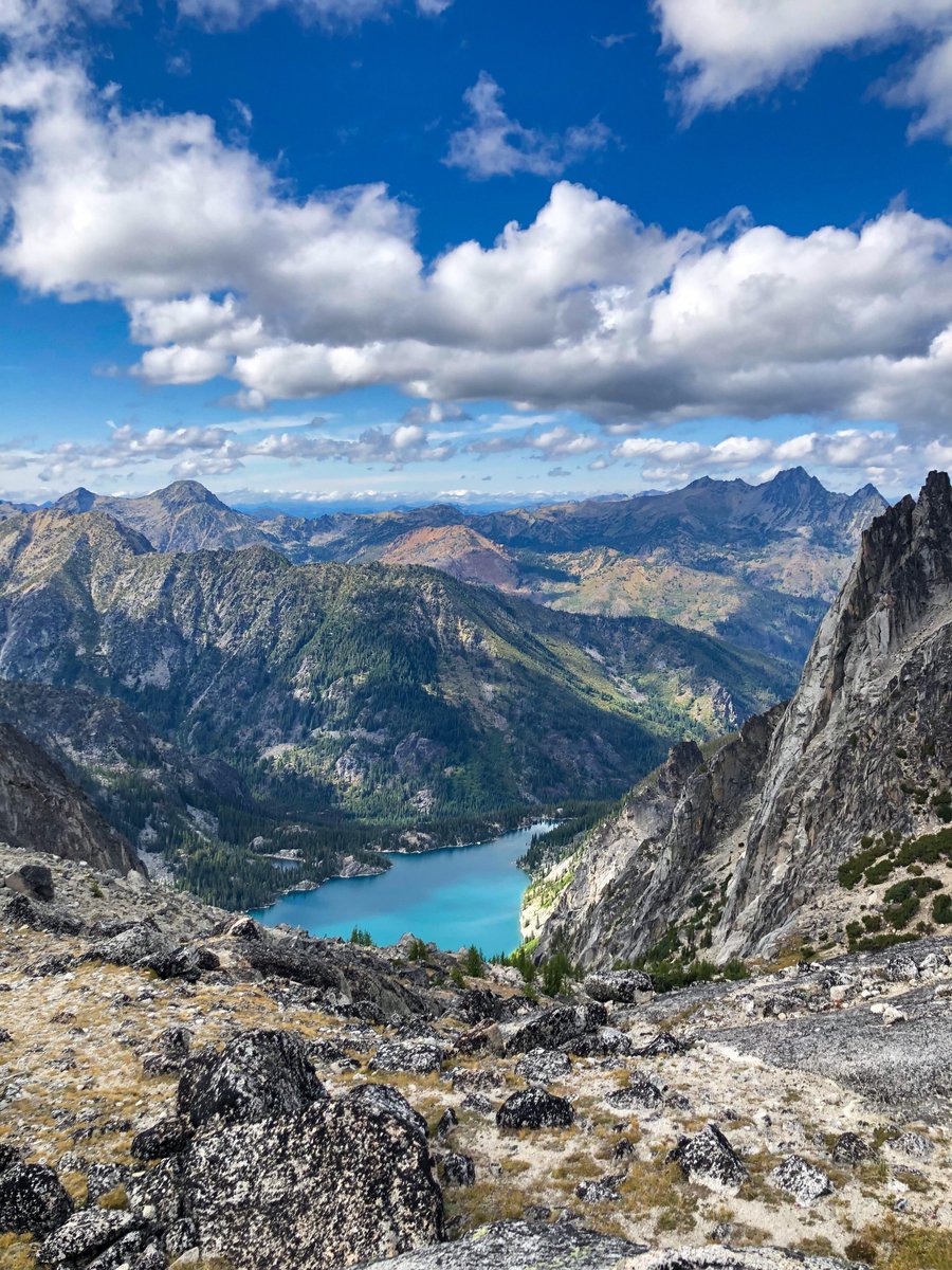 gorgeous_pix's tweet image. High altitude perspective on the alpine lake in Washington I posted a few days ago. From u/atgctgttt on Reddit #highaltitudeperspective #daysago #alpinelake #washington #posted