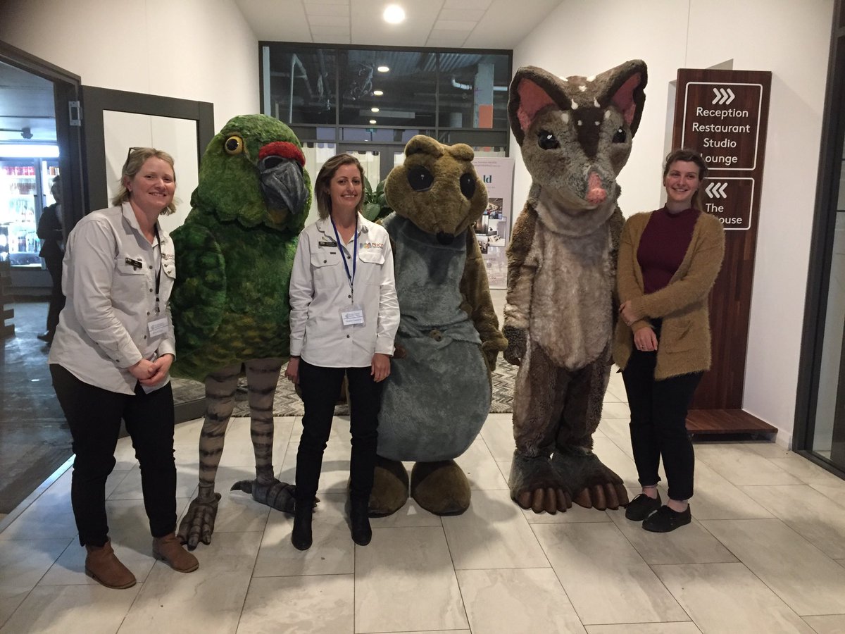 We couldn’t miss a photo opportunity with some of our iconic threatened species #TSforumWA @PeelHarveyCC @AusLandcare