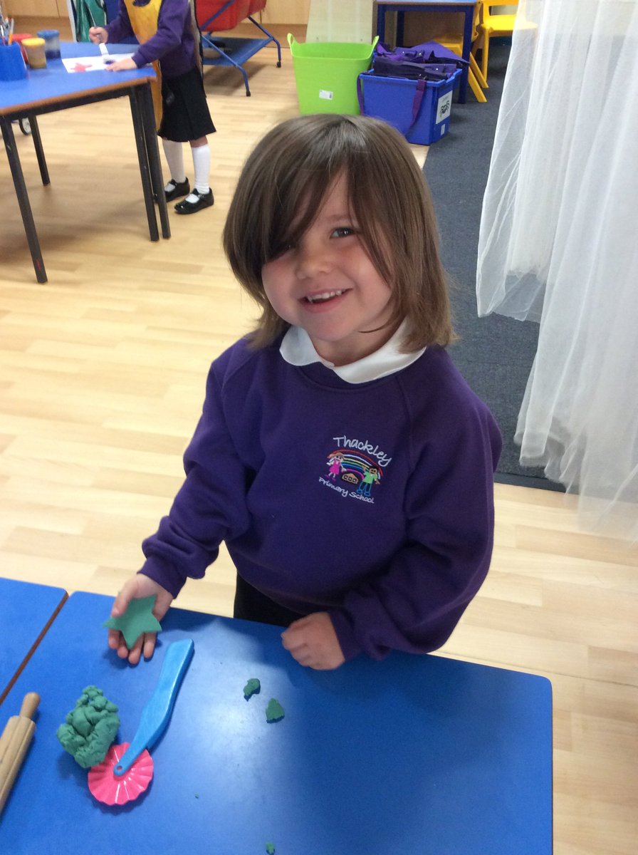 ThackleyPrimary's tweet photo. Our second intake of children joined us in Reception this morning.  They have had a great day!  See our Magical Times blog for more photos https://t.co/vfwuQD2RCw #FirstDay #Reception #FirstDayAtBigSchool #HappyMemories https://t.co/o3Jrg8HPqD