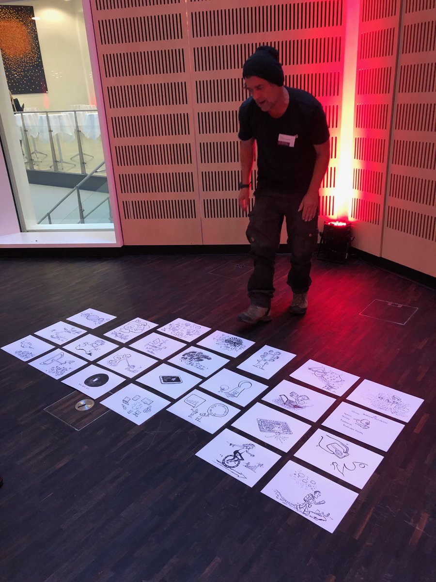 Kom forbi og se de fede illustrationer lavet af ⁦⁦<a href="/FritsAhlefeldt/">Frits Ahlefeldt</a>⁩ i løbet af #internetdagen Miniudstilling på gulvet i Congress Hall