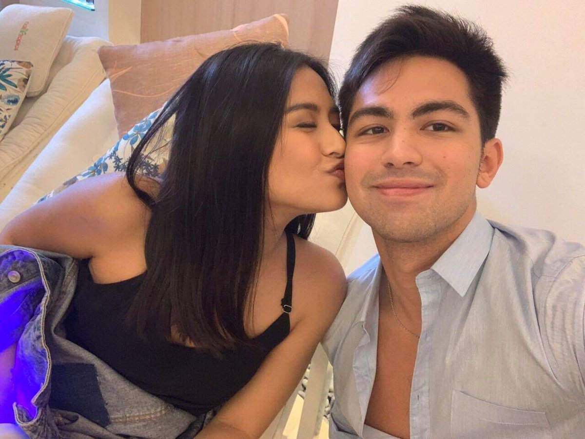DivinaaaaGracia's tweet photo. The newest loveteam @gabbi @derrrmonasterio
#GabDer https://t.co/dNgFVJ18oX