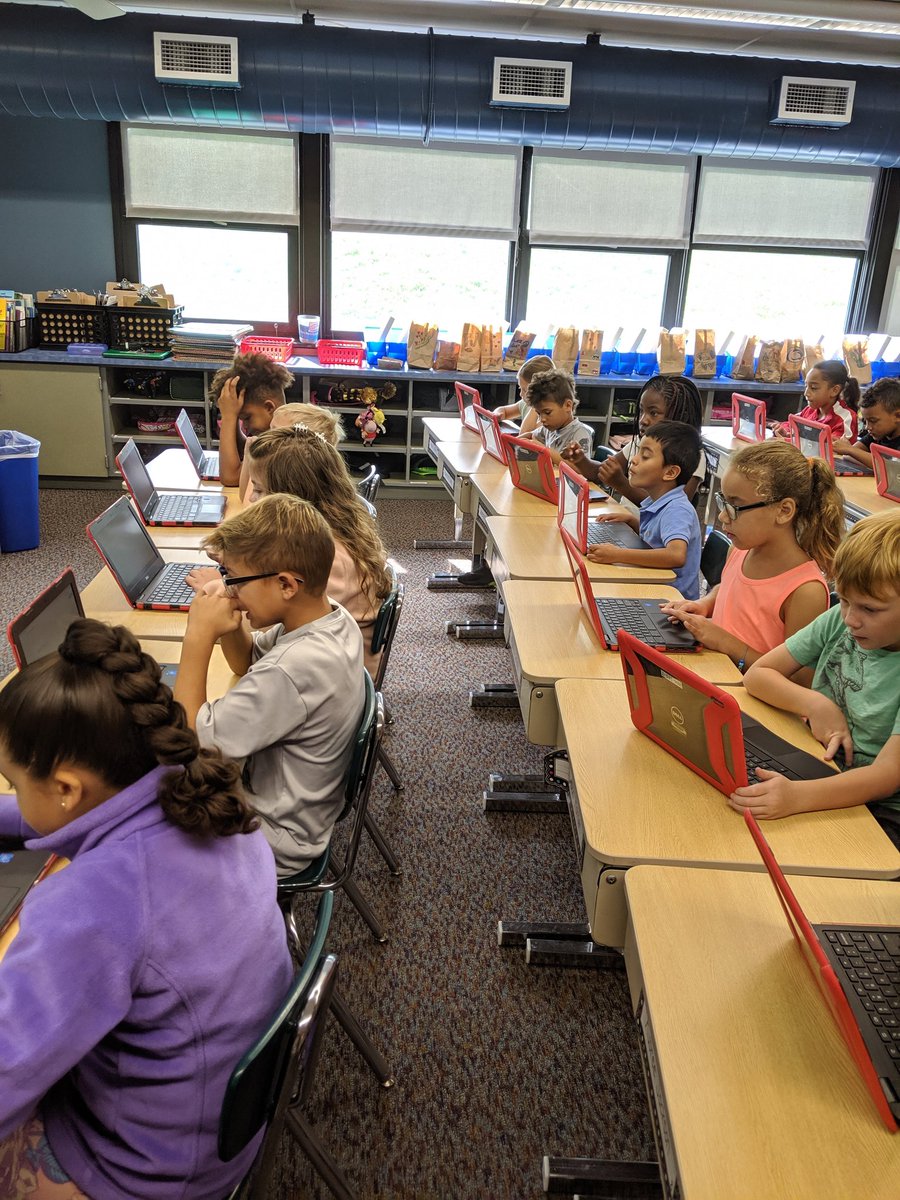 DiscoveryWH's tweet photo. Getting a class on and loving @ClassDojo w/ portfolios, and sharing with families! Just another way to empower our Ts and Ss @WilsonSchlDist #WilsonEmpowered #WhitfieldProud #ClassDojo https://t.co/uYWSp3Cbwb