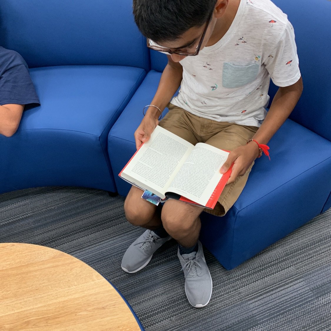 IndyHSLibrary's tweet photo. Thanks to @mellisindy's classes for coming in to check out our new library! #IndyHSGooseChase #Independencehsva https://t.co/xaeu0PQsEa