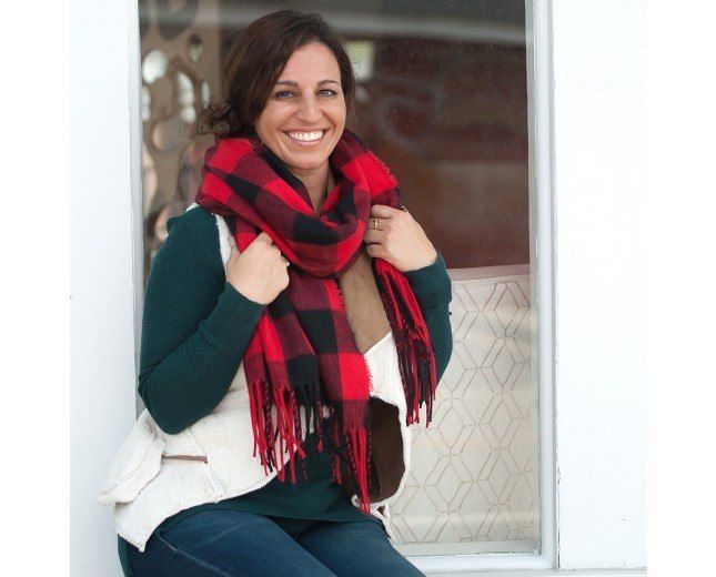 Charming_Chick's tweet image. As the night cool off, don't forget to grab one of our Monogrammed Buffalo Check Scarves to keep you warm! buff.ly/2NVcGZP #fallstyle #buffalocheck