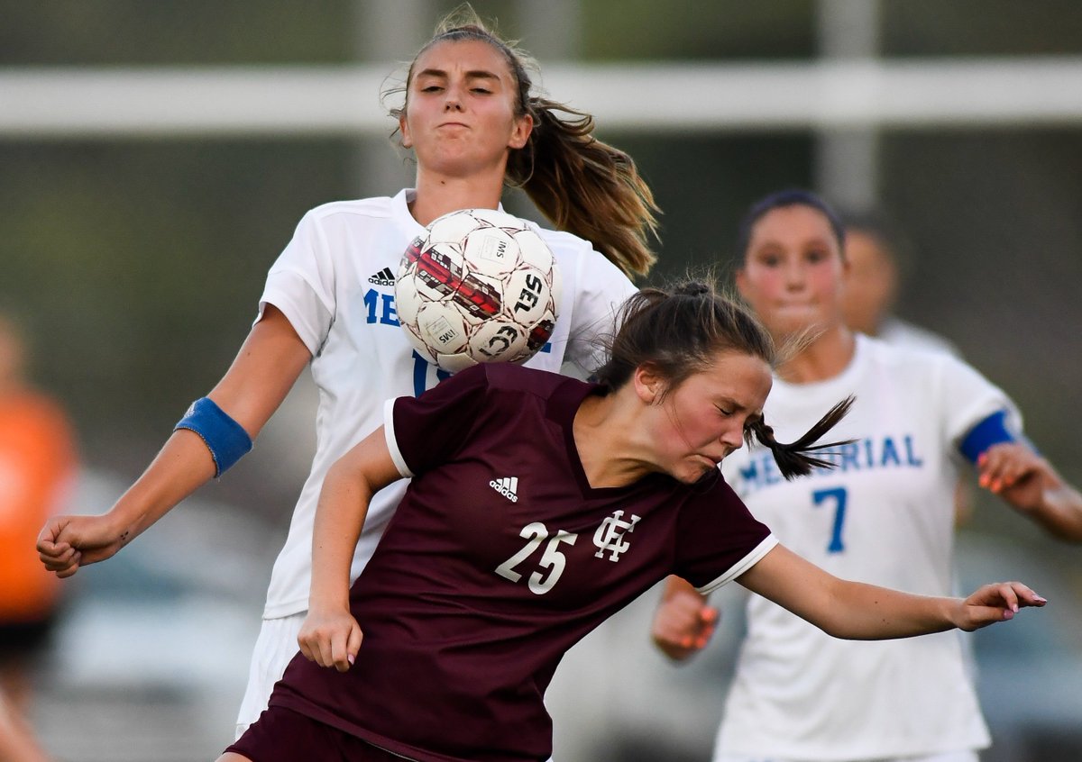 MlawrenceMike's tweet photo. A few photos with the story/gallery link from last night’s soccer matchup between the Lady Colonels and the Memorial Tigers. https://t.co/bTwMCtLQbF https://t.co/01qFmEdgBx