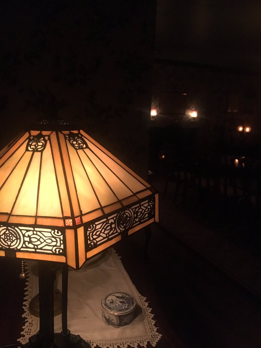 PeggyHousekeep's tweet image. The Herberts sure do have extraordinarily good taste

#interiordesignmatters #lamp #modern #avantgarde