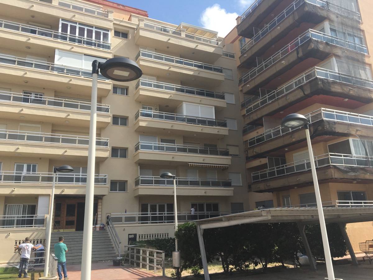 Rehabilitación complejo residencial en zona del Perellonet (Valencia); ejecución por fases, finalización 1ª fase. Trabajos en fachada e impermeabilización balcones <a href="/Pinturas_Isaval/">Isaval</a> #perellonet #valència #sueca <a href="/COAATVA/">coaatva</a> @CAATValencia rehabilitacionedificios.net