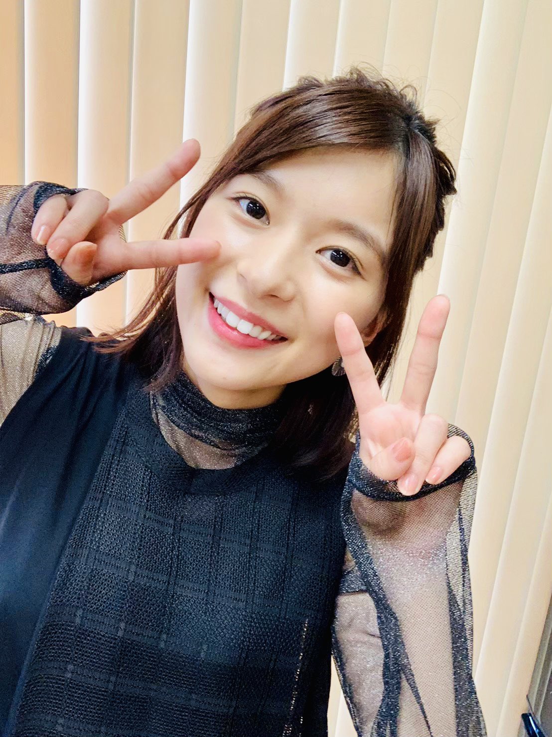 【芳根京子】NewDaysサイン入りポスター 芳根京子スタッフ【公式】 on X: 