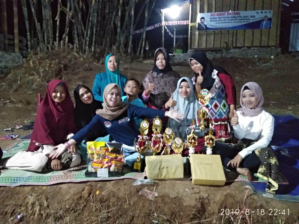 ditagirlss_'s tweet photo. Rukun Tetanggaku the best banget pokoknya ♥
#RT04 #RW01 #PagerwangiKece #HUTRI #74thn #IndonesiaUnggul https://t.co/g6Fo1F9UvW