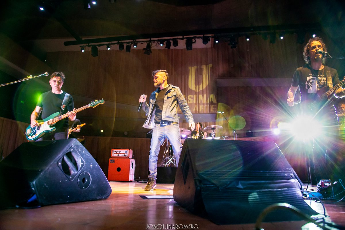vetamadre's tweet photo. Y sí... todavía seguimos manijas después del show del sábado en la Usina del Arte.
GRACIAS a todos los que vinieron a compartir tan hermosa noche.
Recuerden que pueden escuchar nuestro nuevo disco #InComunicacion en este link: >> https://t.co/DH1BvrxC6m https://t.co/jbjZsCiRcm
