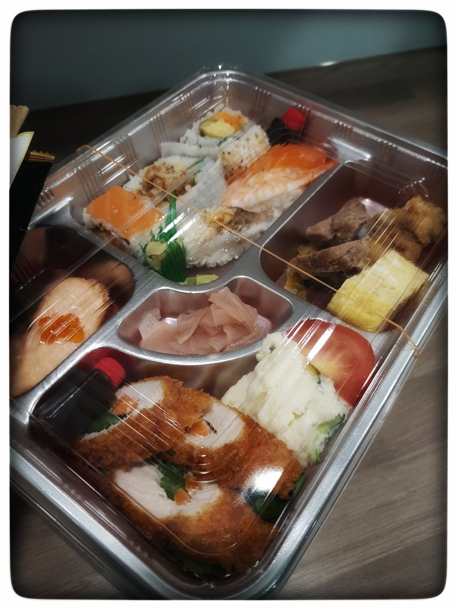 Shout out to @Mcr_PA_Network Looking for something different for a business lunch? 
I highly recommend <a href="/sushicraftUK/">Takayasu Takemoto</a> for Traditional and European style Bento Boxes tailored to suit your guests love of sushi 🍣🇯🇵